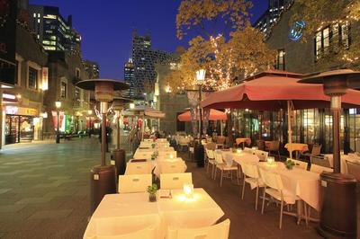 双城记·上海丨食客行人互为风景 外摆位成餐饮消费活招牌